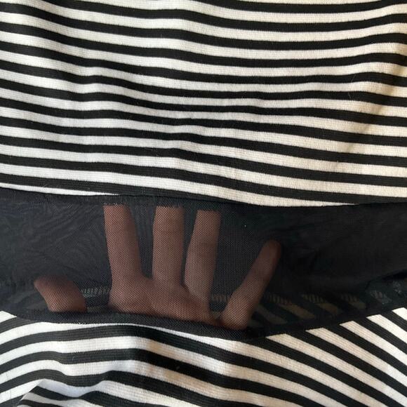 FOREVER 21 Women Mini Dress size M Sleeveless Mesh Detail Stripes Black & White - Picture 7 of 10